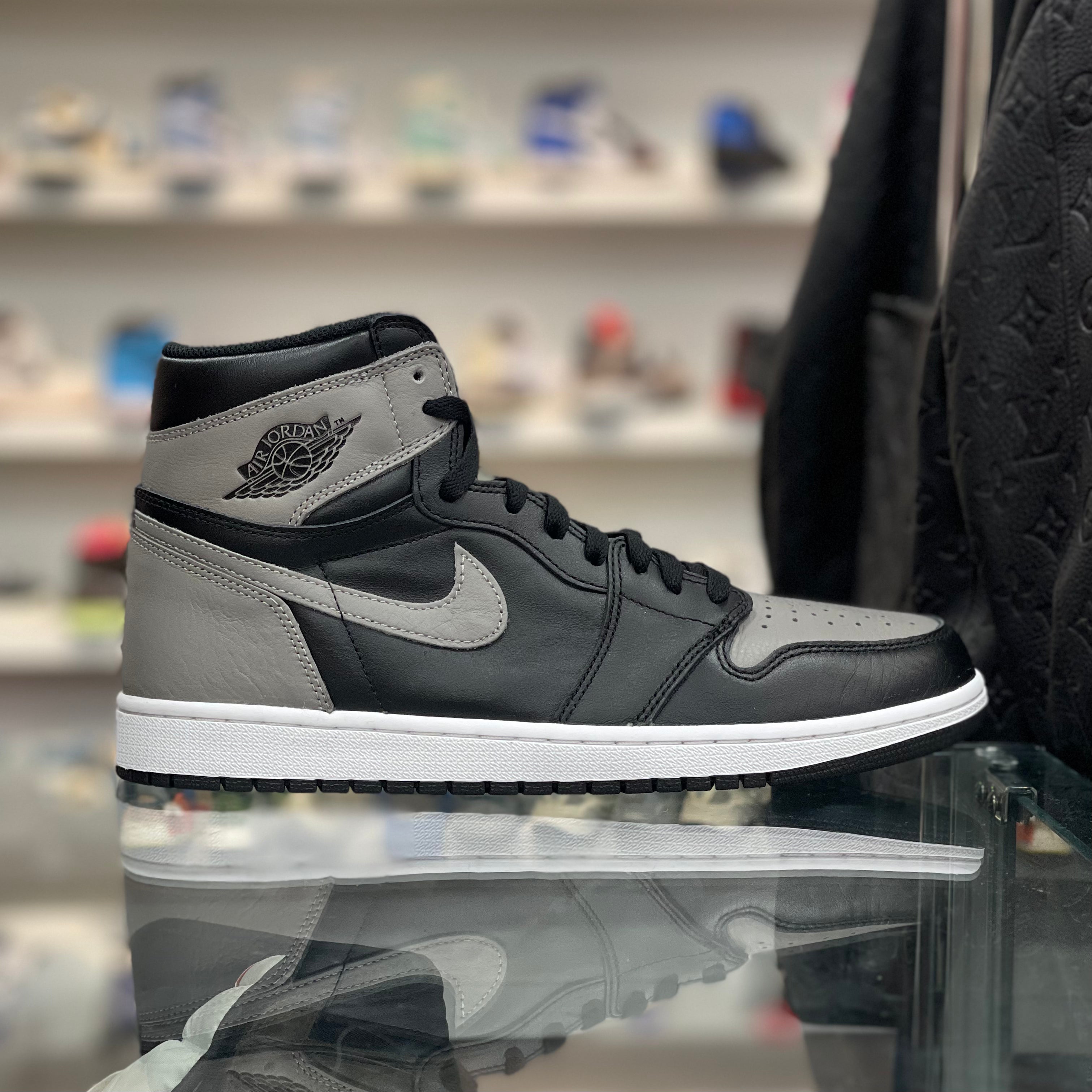 Air jordan retro high og shadow sales