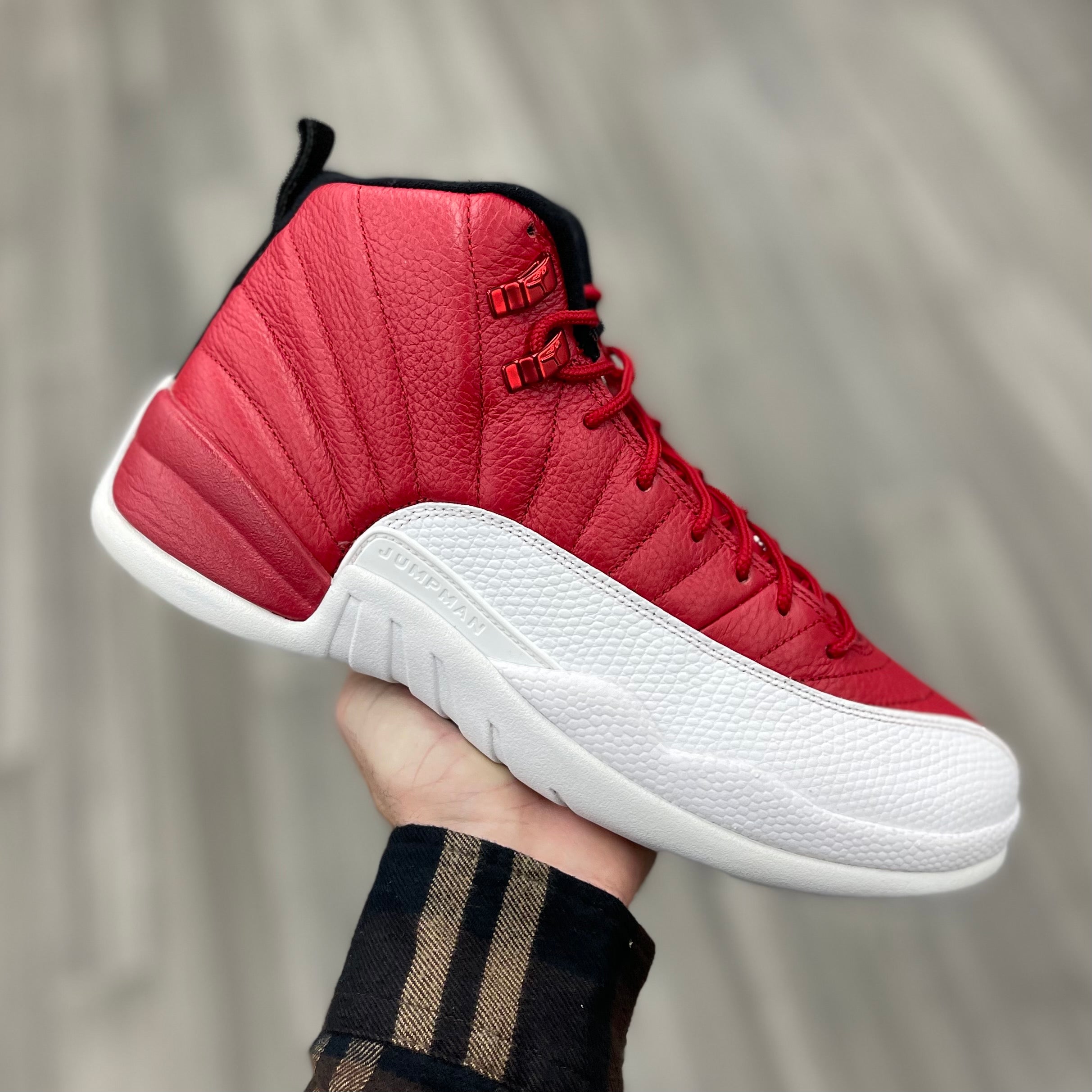 Jordan 12 shops gym red and white