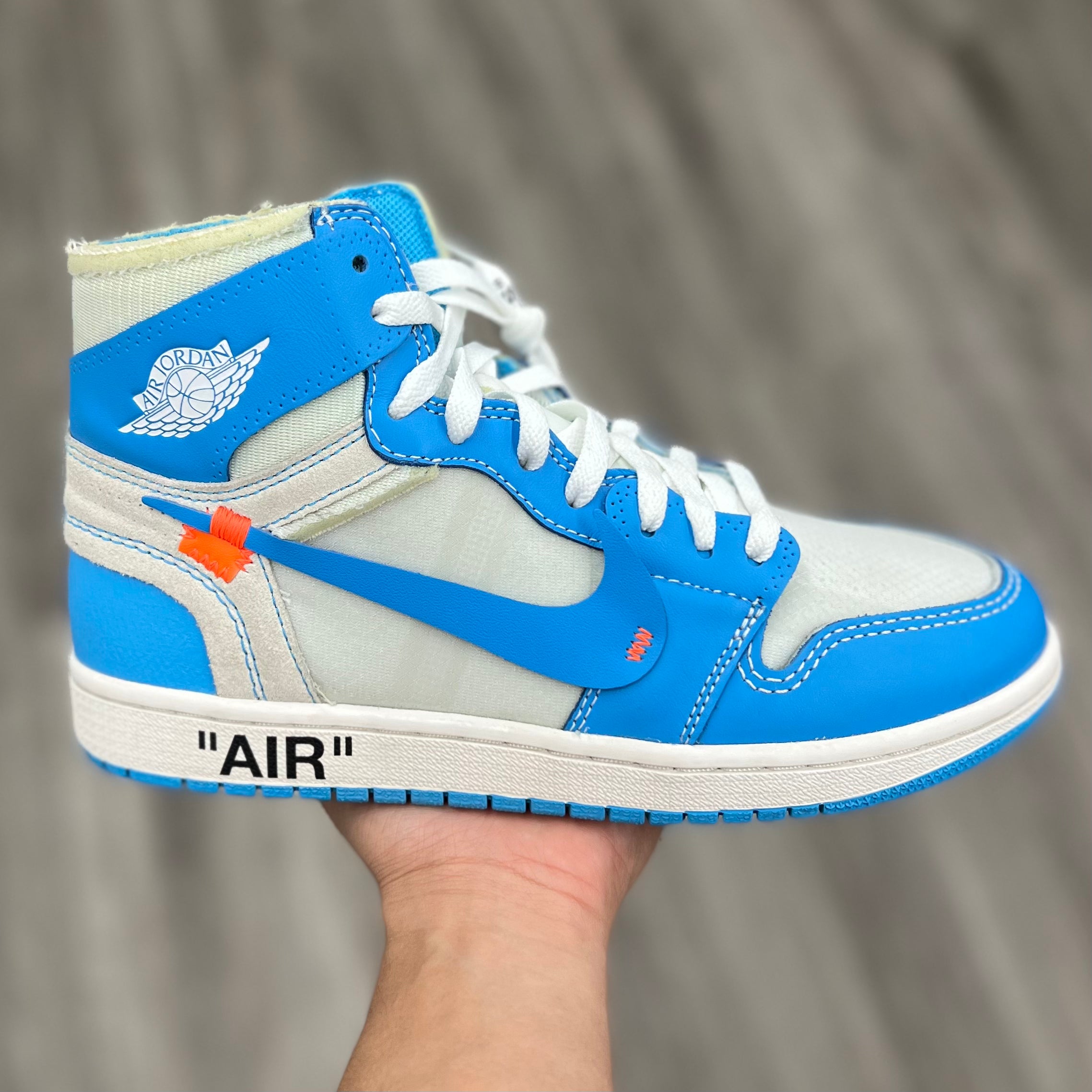 Air Jordan 1 Retro x Off White  University Blue “UNC”