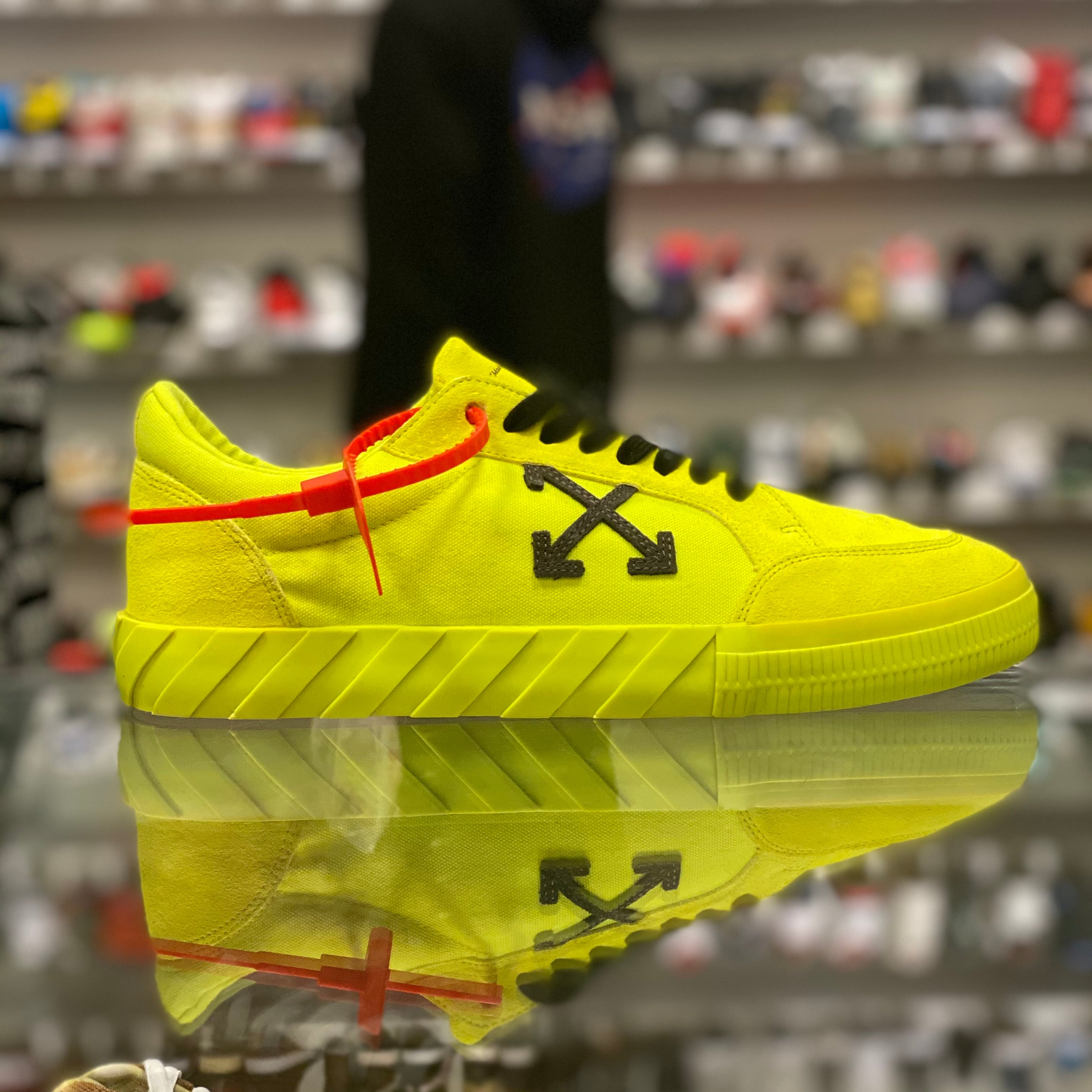 Off White Vulc Low “Fluo Yellow”