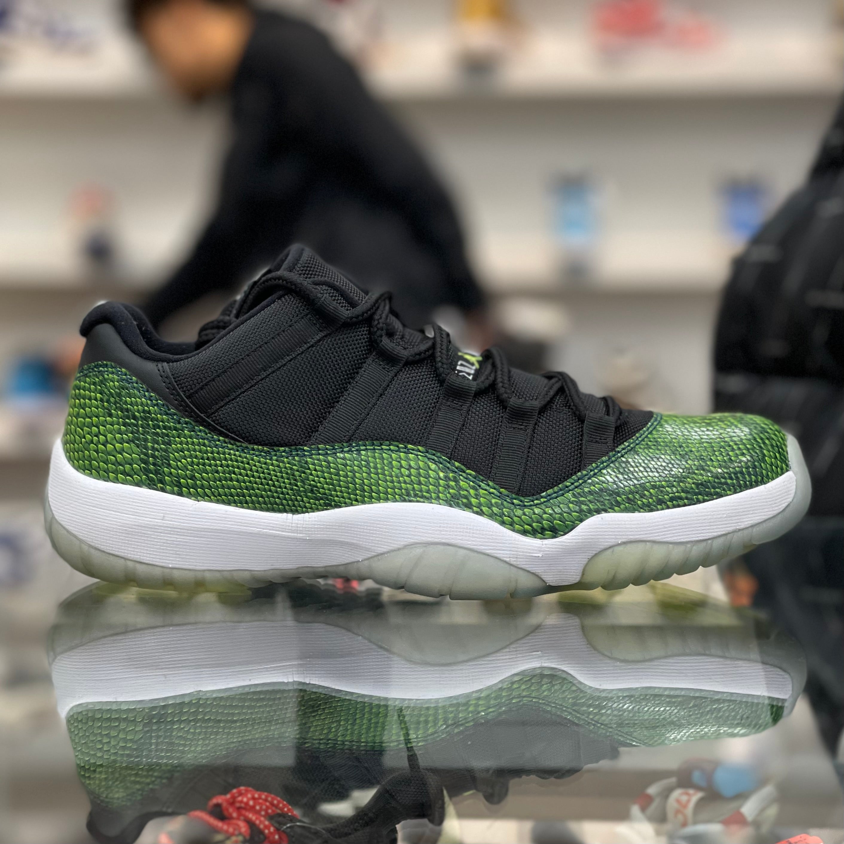 Air Jordan 11 Retro “Green Snakeskin”