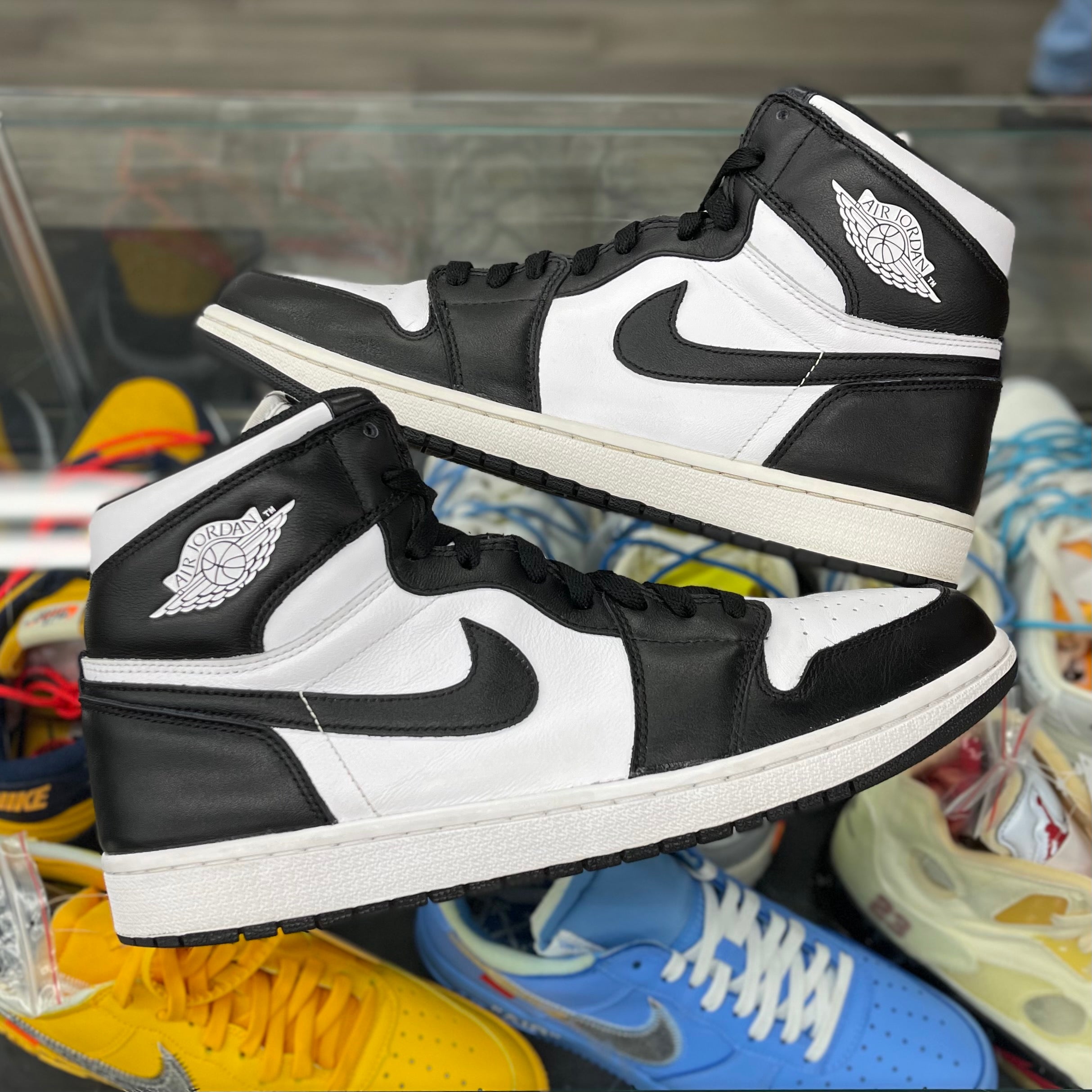 Air Jordan 1 Retro “White Black 2014”