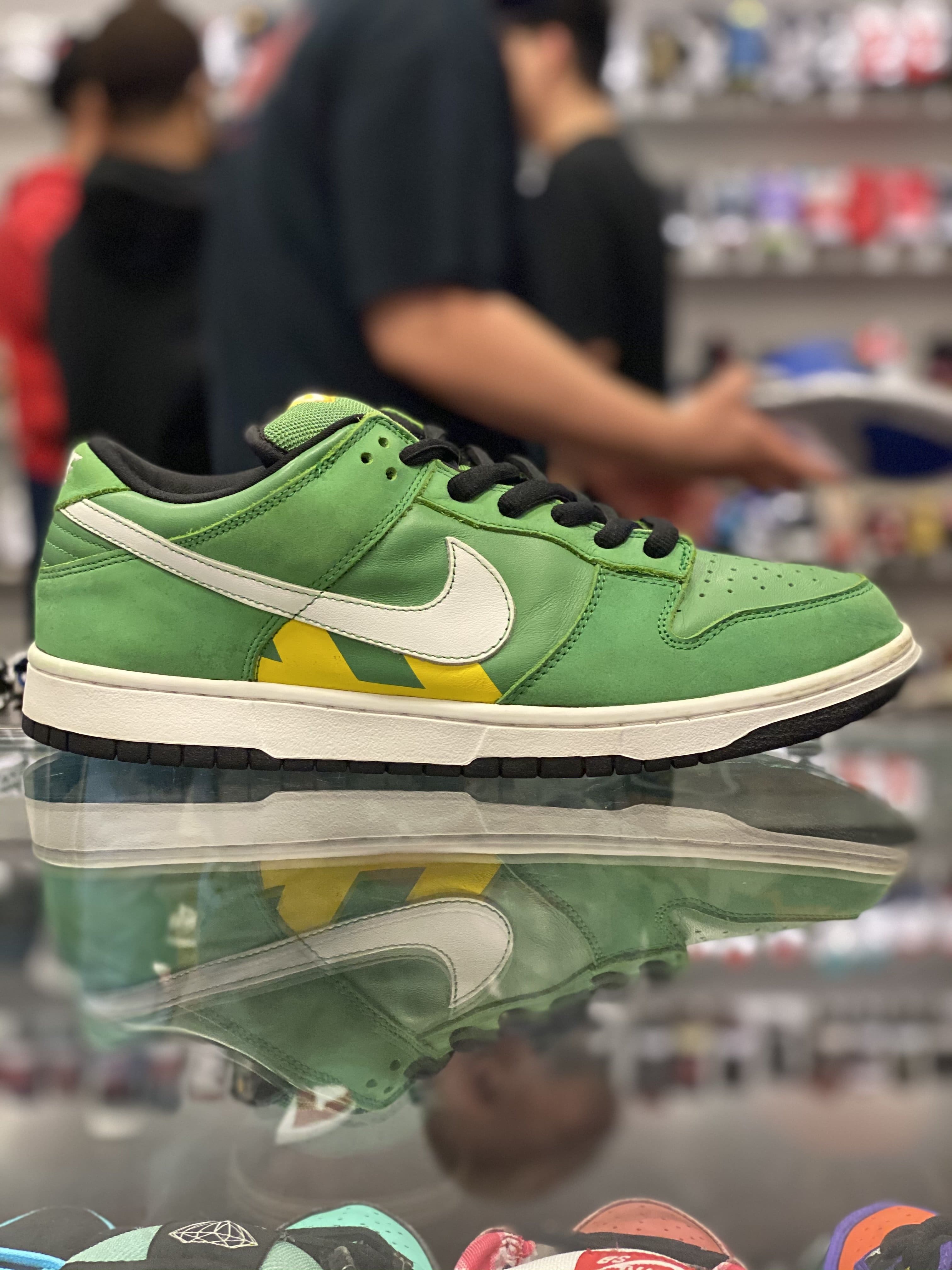 Nike SB Dunk Low “Tokyo Green Taxi”